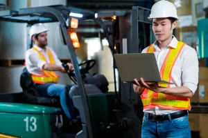 Apa Itu Dispatcher Logistik dan Perannya dalam Pengiriman (freepik)