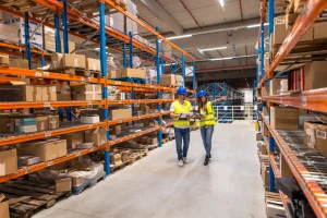 Apa Itu Gudang Logistik dan Fungsinya (freepik)