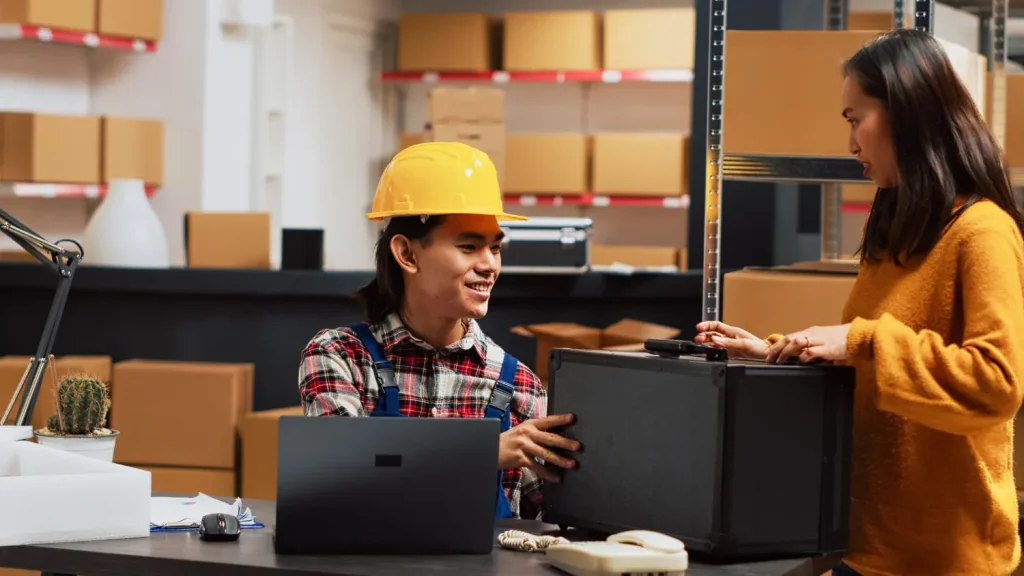 Jenis Layanan Logistik yang Umum Digunakan (freepik)