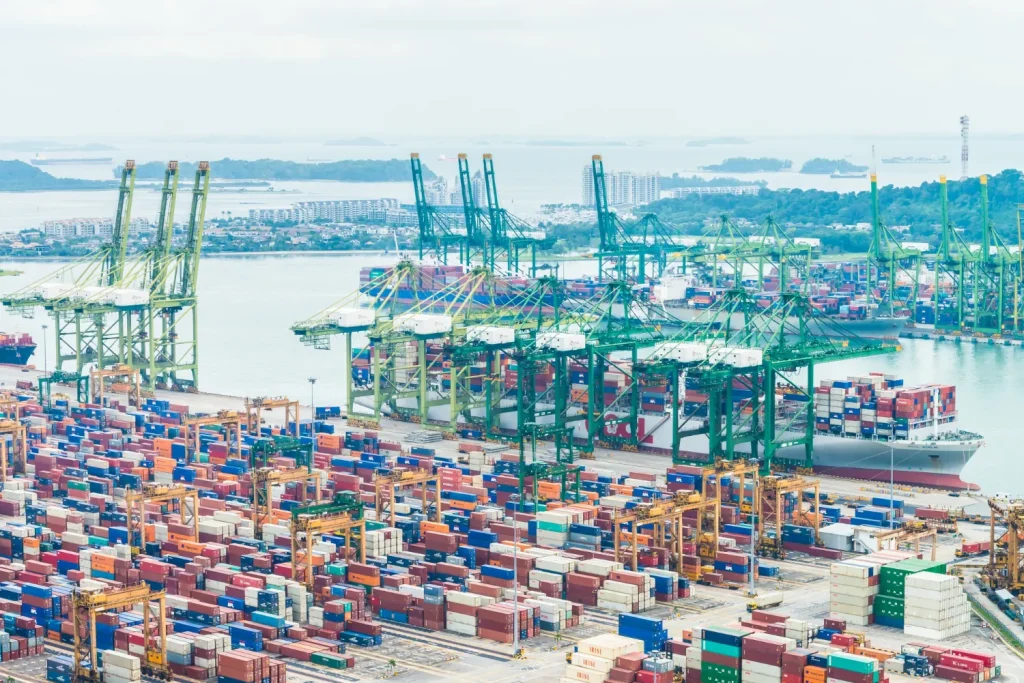 Pengertian Depo Kontainer dalam Logistik (freepik)