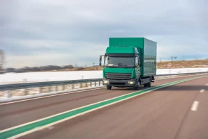 Perbedaan Truk Engkel dan Fuso (freepik)