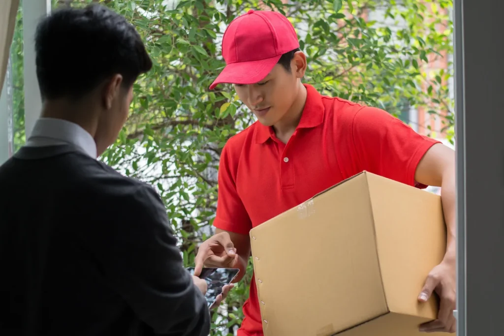 Pengertian Kurir dan Tugasnya dalam Pengiriman (freepik)