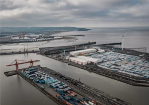 Pengertian Terminal Kontainer dan Cara Kerjanya (freepik)