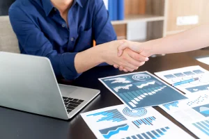 Apa Itu B2B? Pengertian, Contoh, dan Perbedaannya dengan B2C