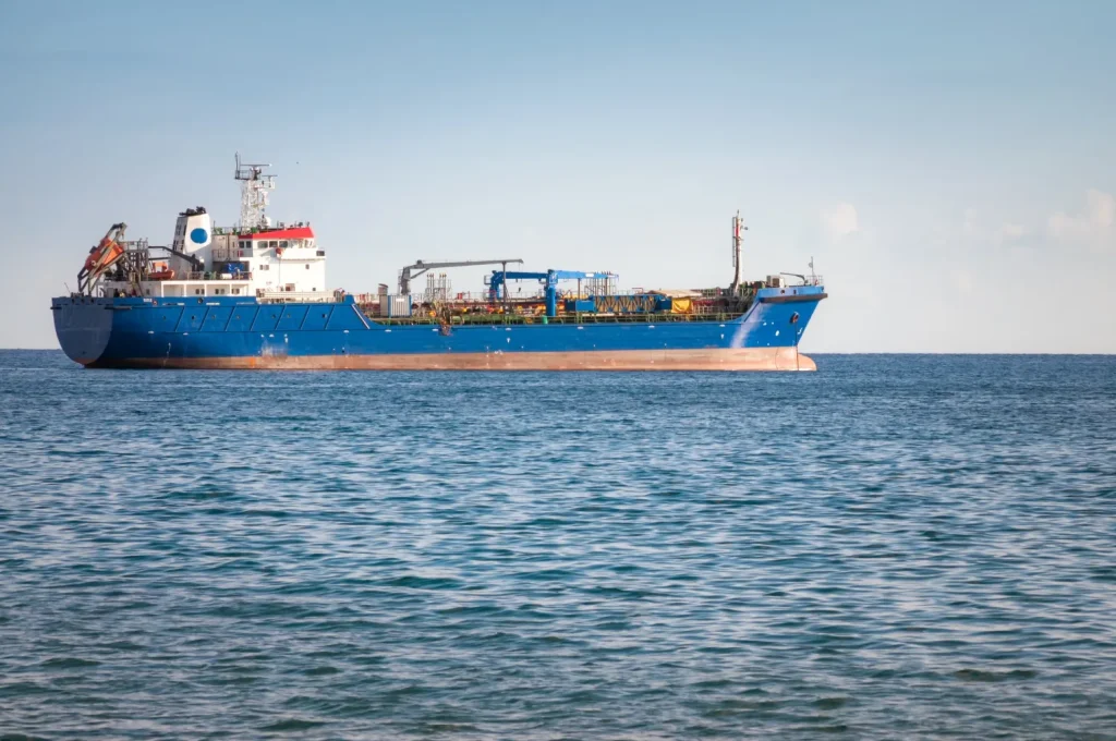 Mengenal Kapal LCT: Fungsi, Jenis Muatan, dan Keunggulannya