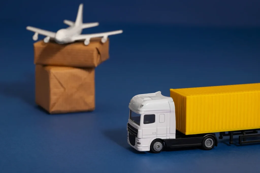 Panduan Rute Ekspedisi Surabaya ke Makassar: Moda dan Tips Kirim Barang yang Aman