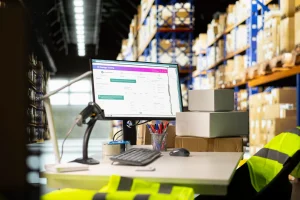 Rate Card Logistik, Cara Membaca Tarif dan Biaya Tambahan Pengiriman (magnific)